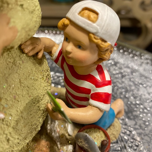 Beach Santa Music Box - Picture 4 of 6